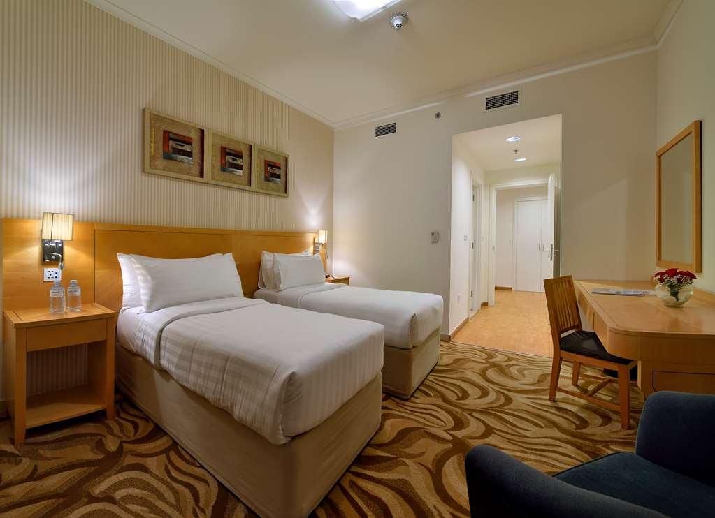 Oaks Liwa Heights Hotel Suites Dubai Room photo